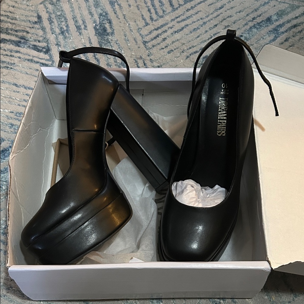 Dream Pairs Black Platform Heels